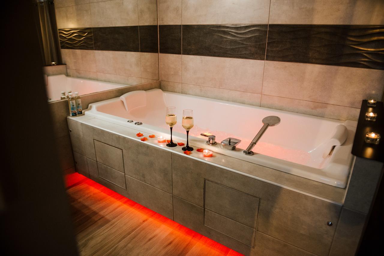 La Suite Romantique Avec Jacuzzi Au Coeur De Перпиньан Экстерьер фото
